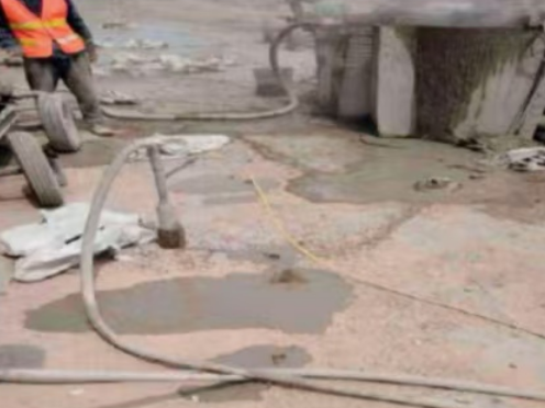 修水水泥混凝土路面板底注浆技术 路面脱空注浆整治方案